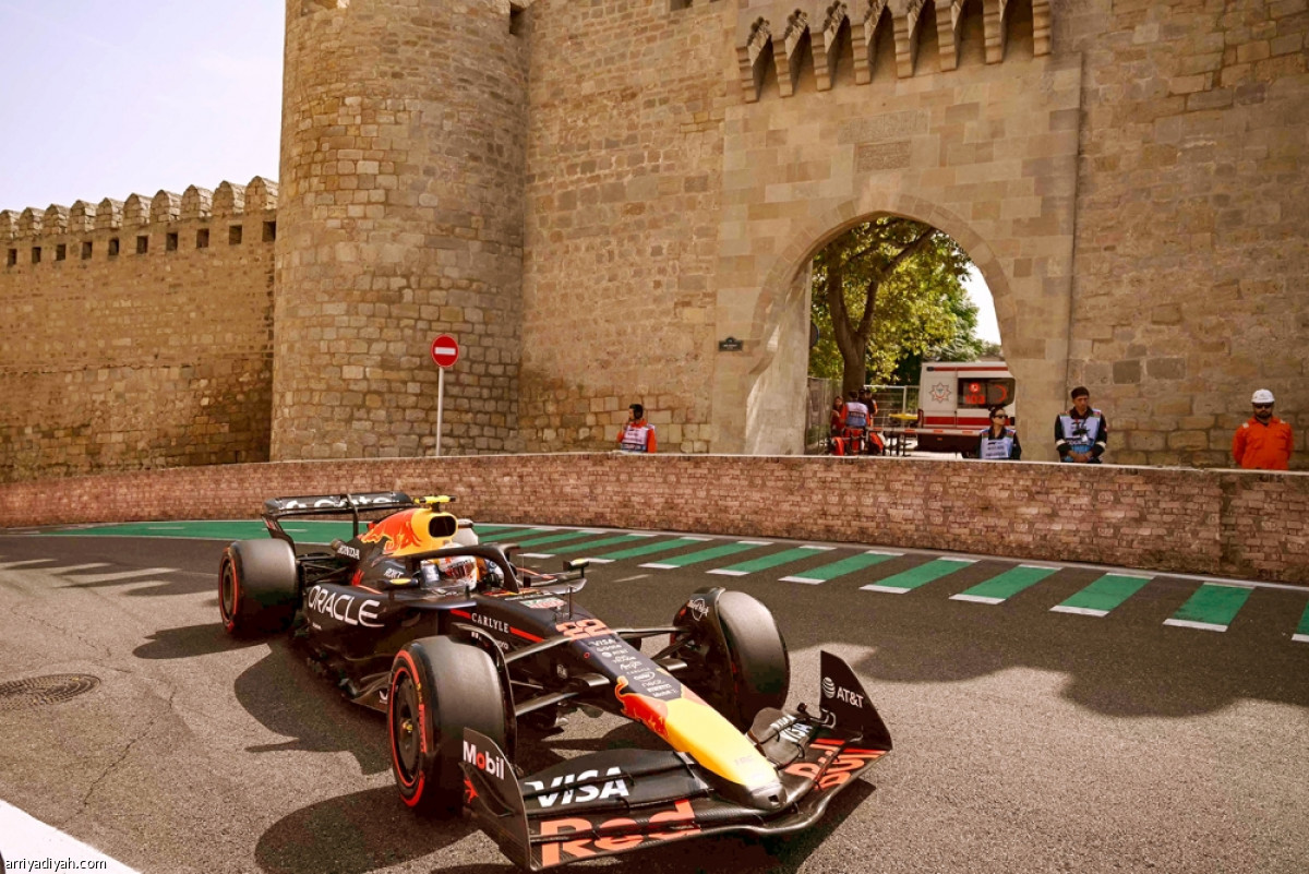 حلبة باكو.. 60 دقيقة