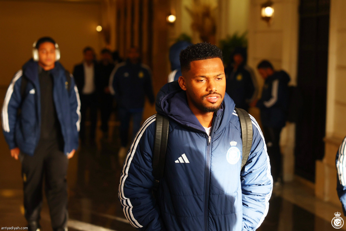 من الفندق إلى أزادي