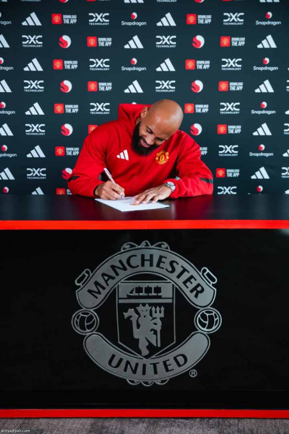 مبيومو.. الصفقة الثالثة