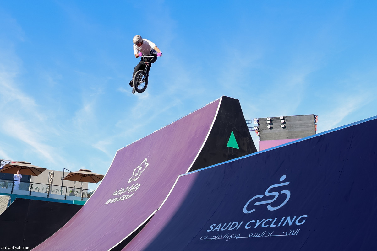 الدراجات الحضرية.. تستعرض