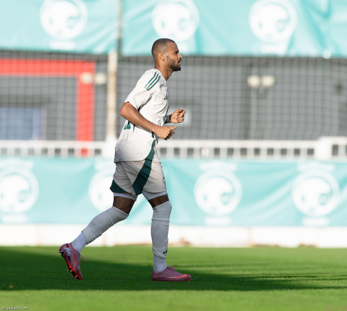 فوز «الصقور»