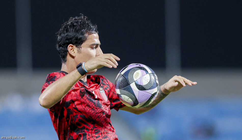 بايش مهاجم الرياض: الاتحاد بطل الدوري