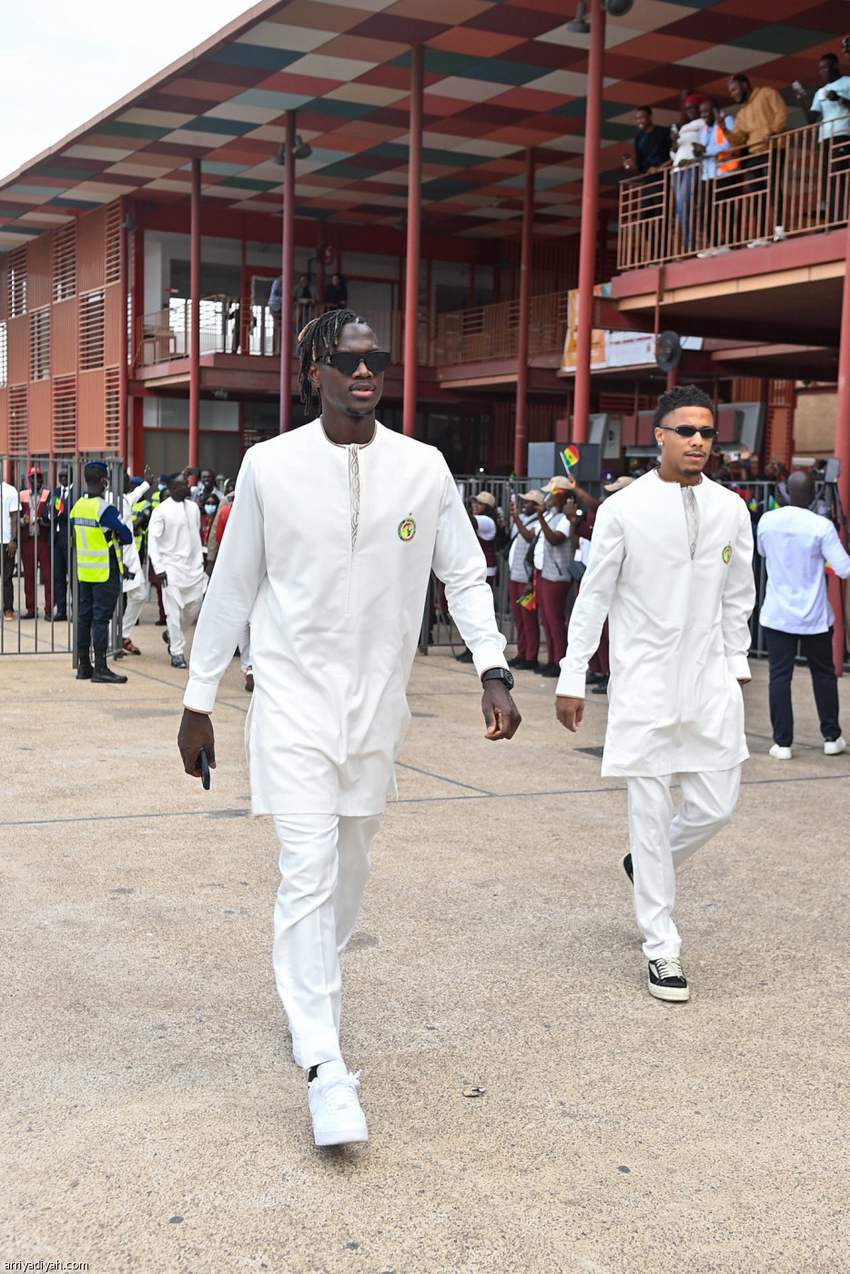 كوليبالي يتسلم الراية