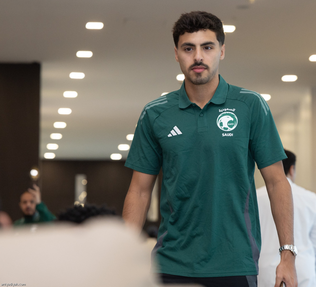 الأخضر يطير