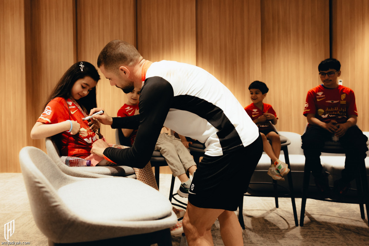 ناتشو مع أبطال السكر