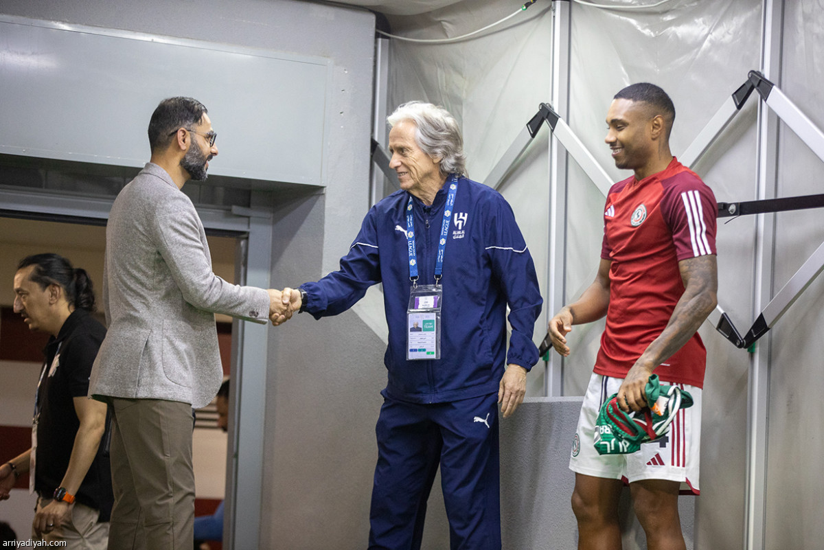 علاقات قديمة