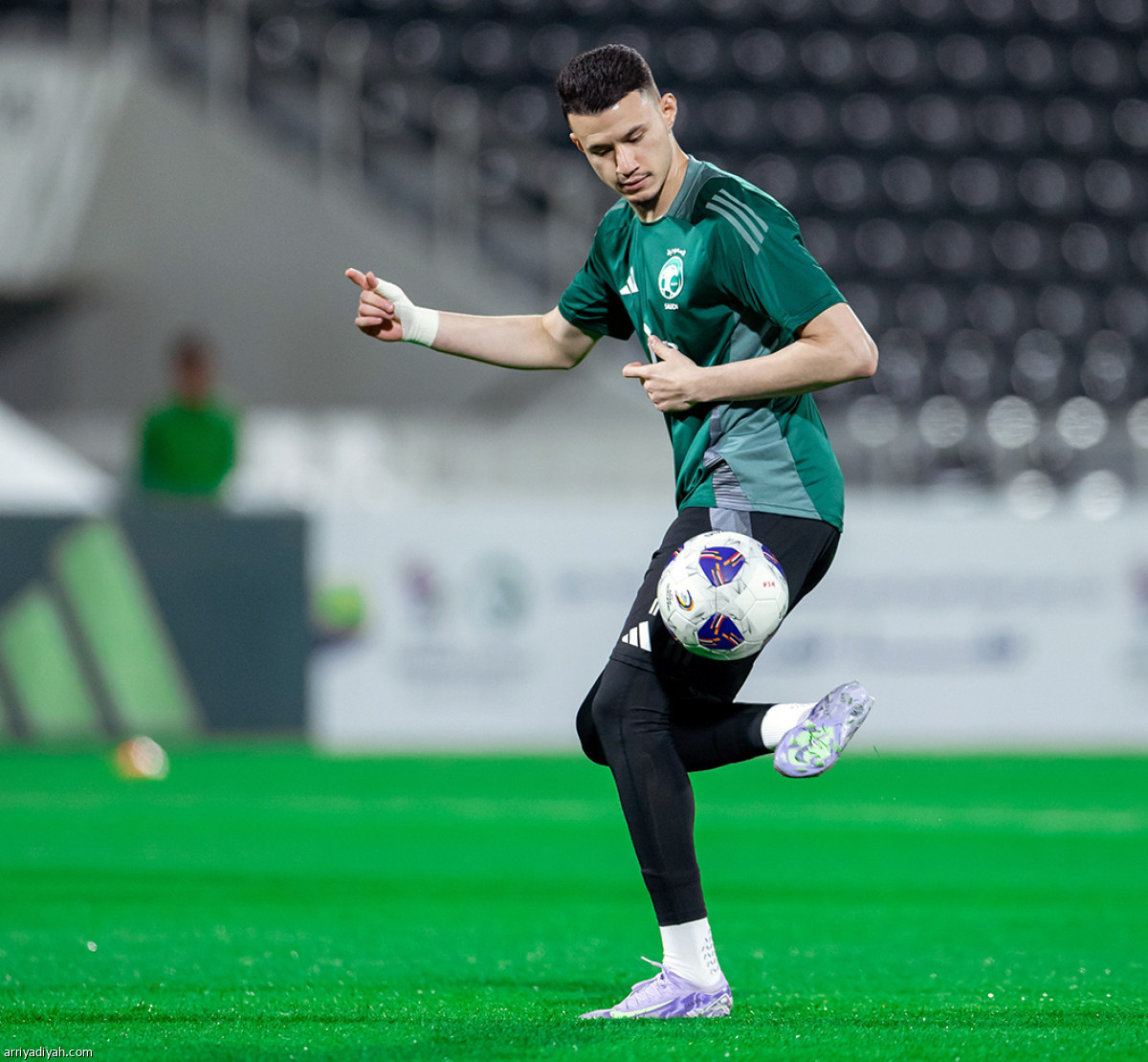 «الأخضر» ينطلق