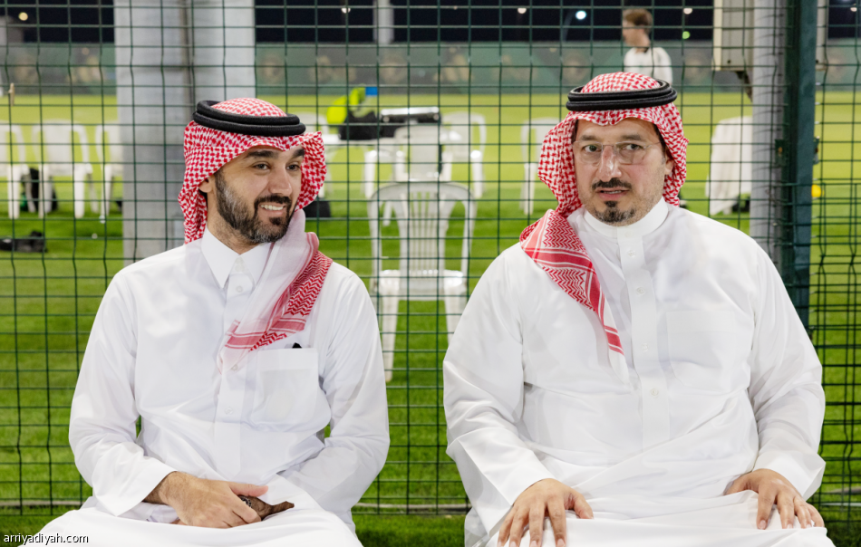 وزير الرياضة يحفز الأخضر