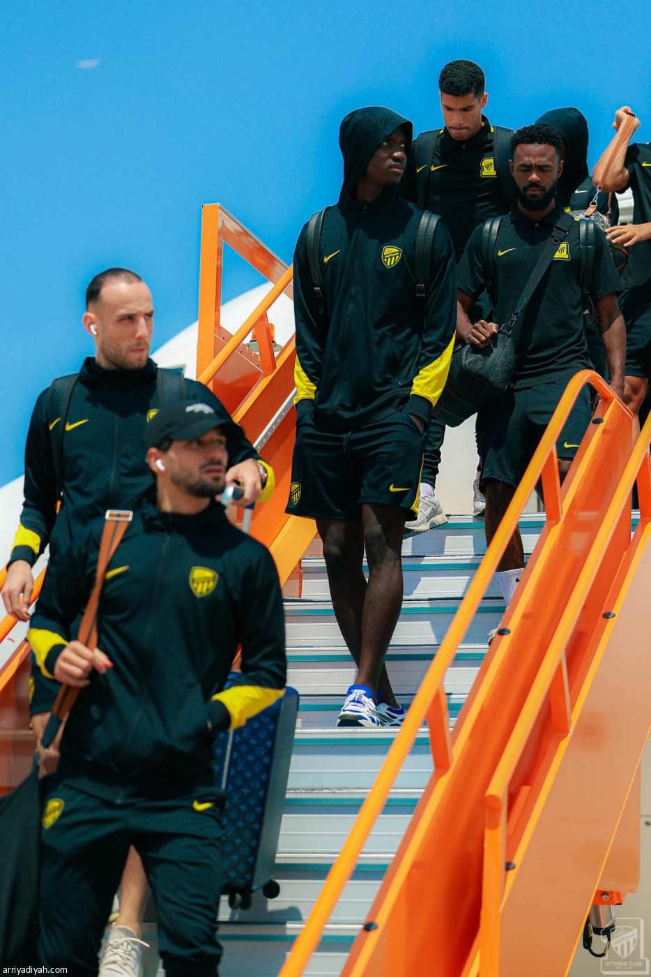 الاتحاد يصل أبو ظبي