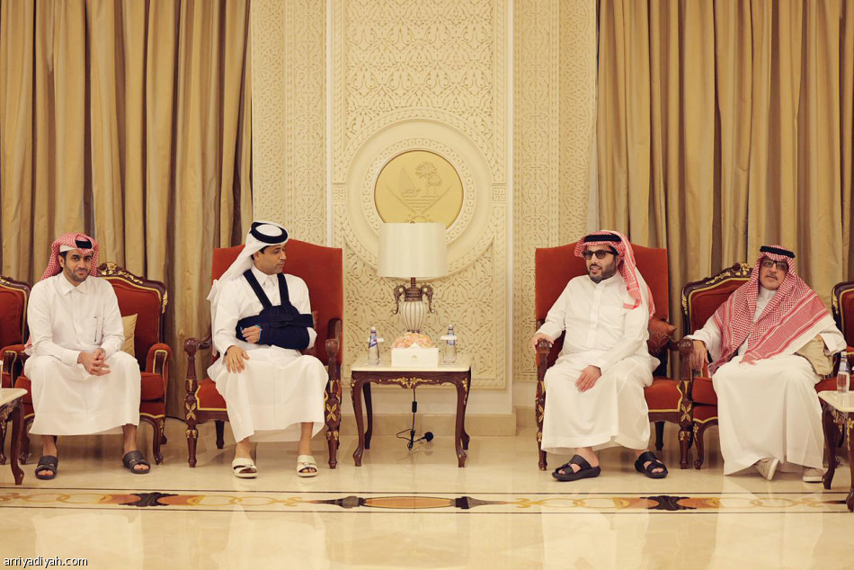 آل الشيخ يلتقي الخليفي ويحضر جائزة قطر الكبرى للفورمولا 1