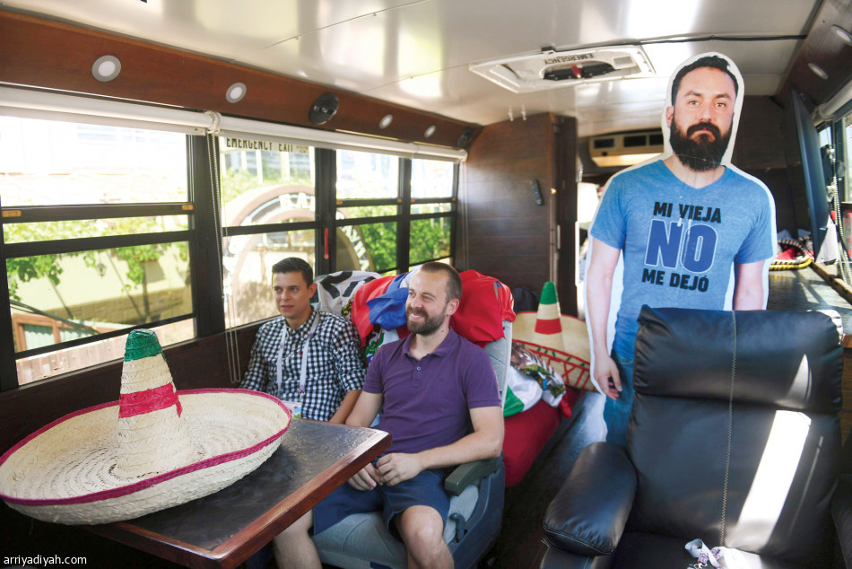 الرجل 
الكرتون يتحول إلى نجم