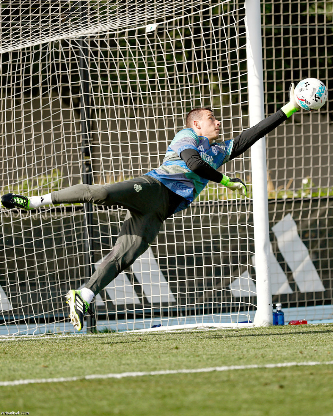 الريال.. تسديد نهاري