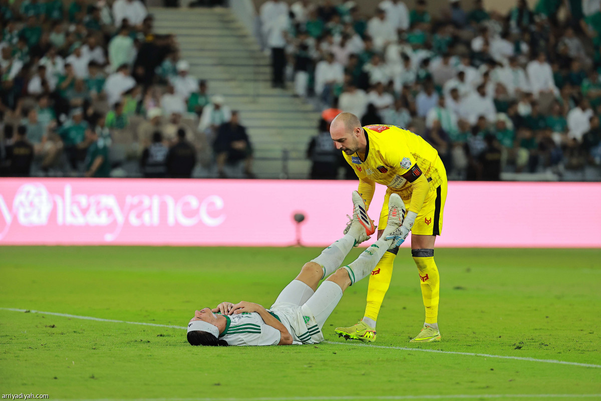 الأهلي.. تعادل وحسرة